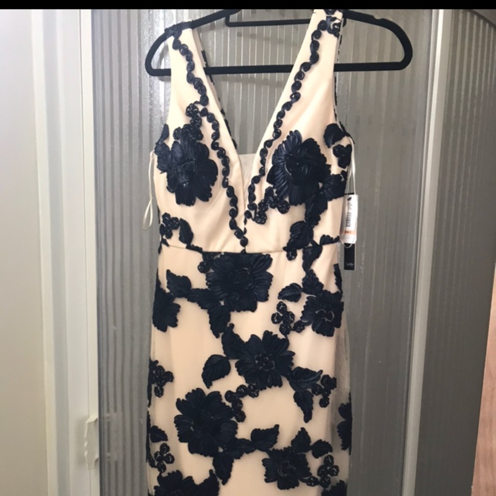 Nicole Miller New York floral appliqué dress